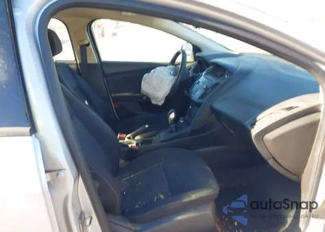 2015 Ford Focus S из США, поврежденный, VIN 1FADP3E26FL313012